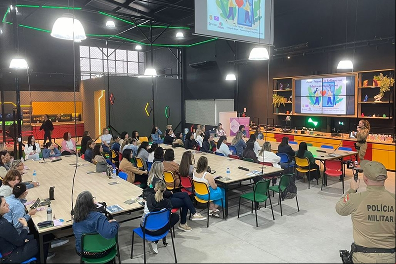 Mulheres da rede municipal de educa