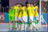 Com cinco atletas de SC, sele