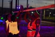 'Torneio GLOW' de Beach Tennis re